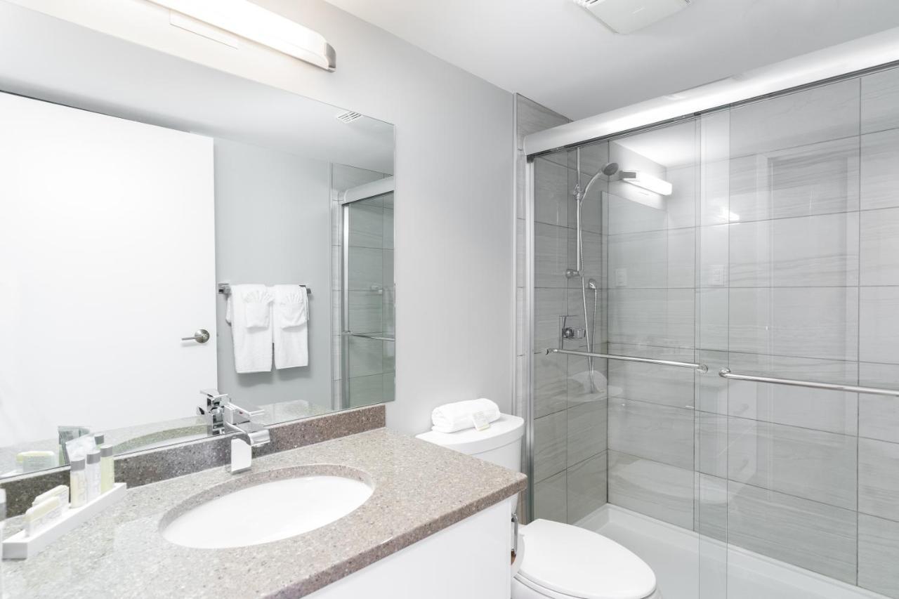 Fort Garry Place Furnished Suites ウィニペグ エクステリア 写真