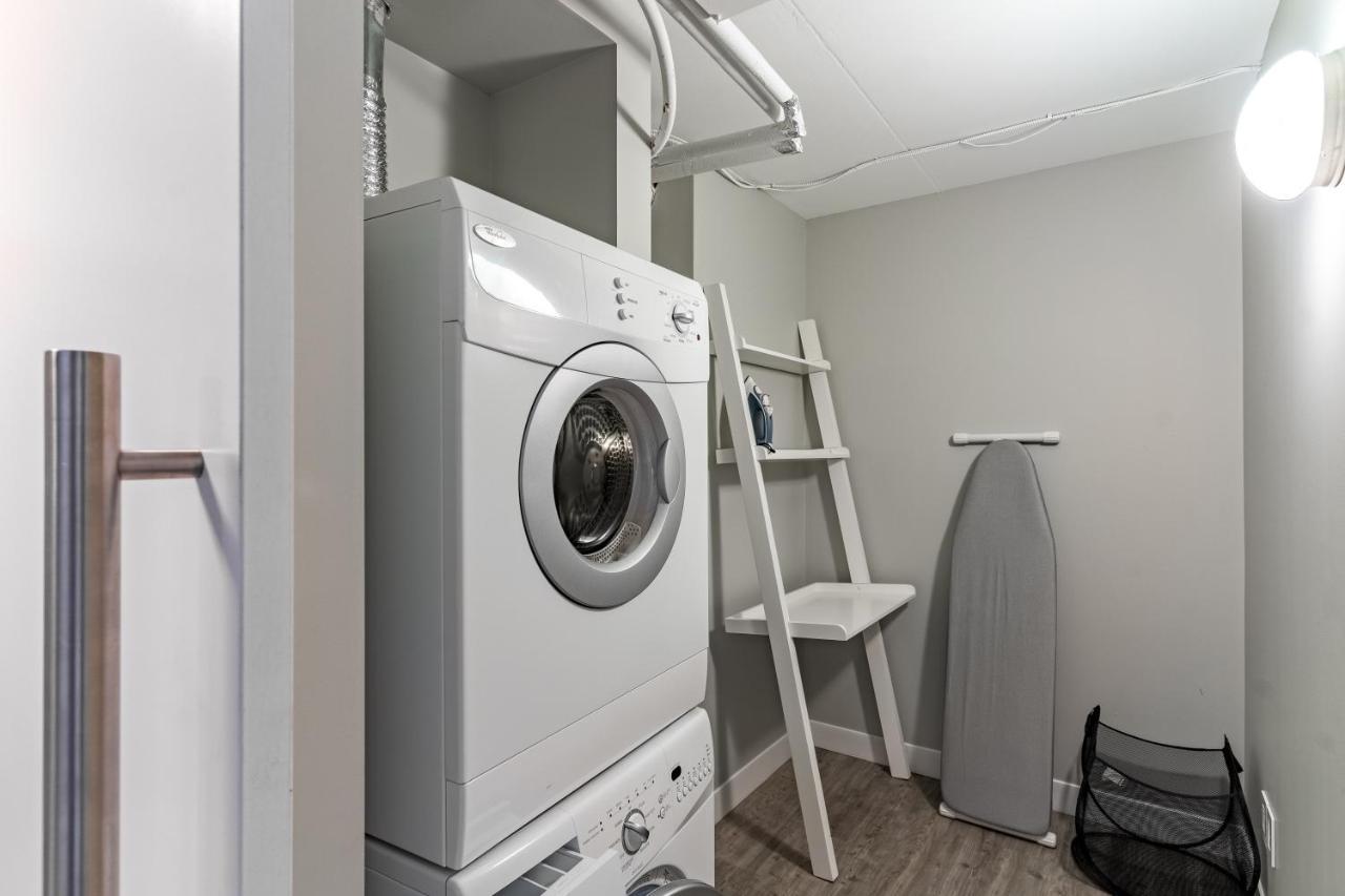 Fort Garry Place Furnished Suites ウィニペグ エクステリア 写真