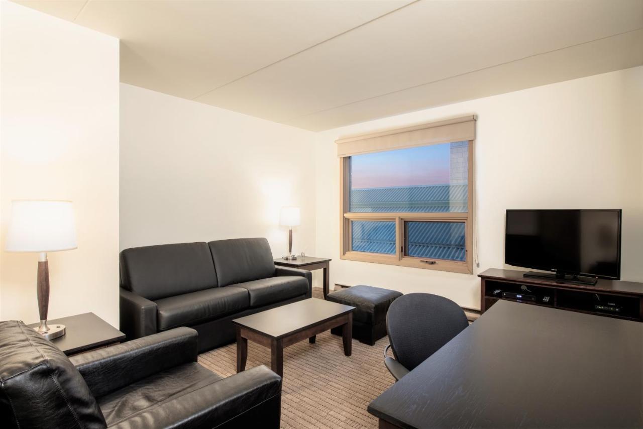 Fort Garry Place Furnished Suites ウィニペグ エクステリア 写真