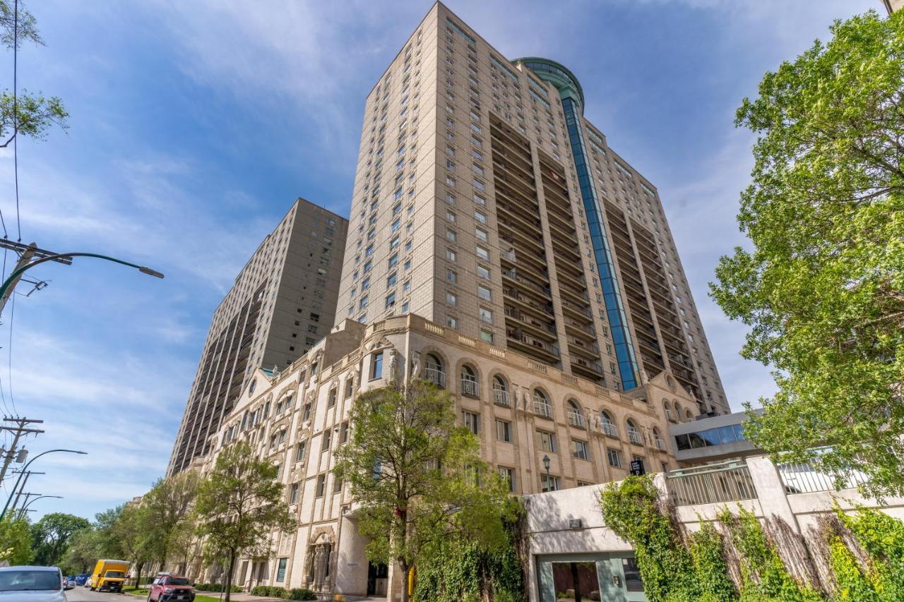 Fort Garry Place Furnished Suites ウィニペグ エクステリア 写真