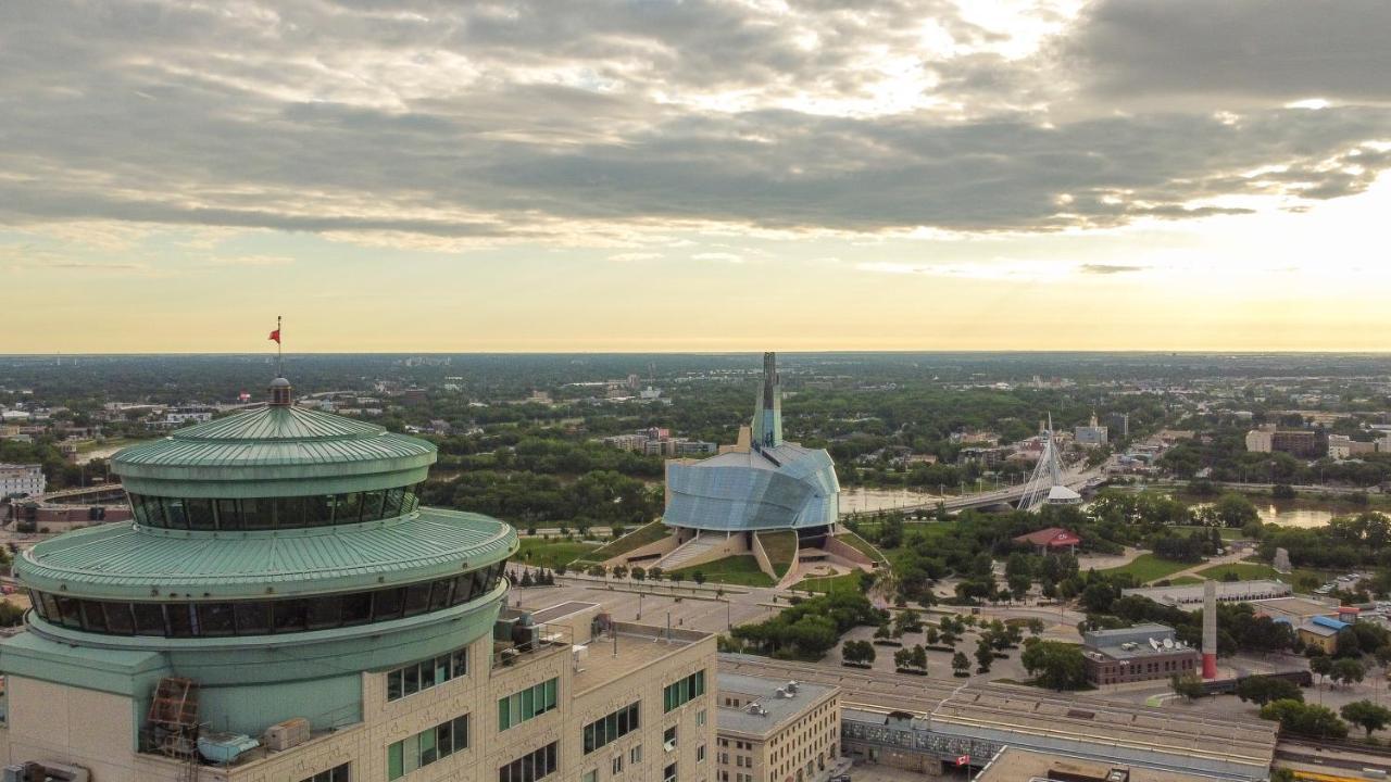 Fort Garry Place Furnished Suites ウィニペグ エクステリア 写真